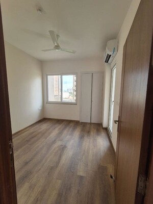 Room in 3 BHK Apartment at ABA Ivy County, Sector 75 – for Rent
