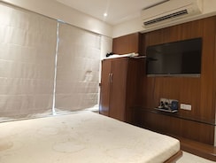 3 BHK + Pooja Room,Servant Room,Study Room,Extra Room Apartment For Sale in Shapoorji Pallonji Vicinia