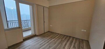 Room in 3 BHK Apartment at ABA Ivy County, Sector 75 – for Rent