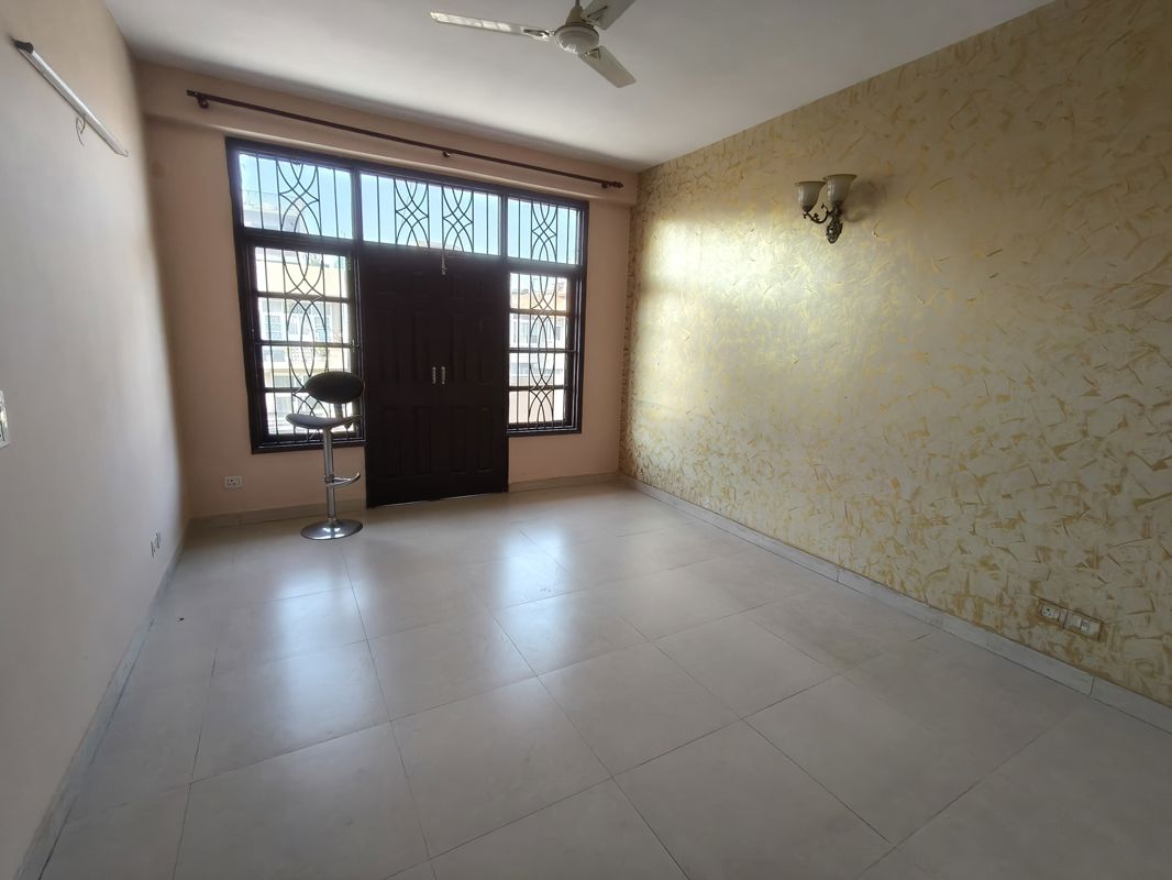 3.5 BHK + Pooja Room 3500 Sq.Ft. Apartment in Unitech Deerwood Chase