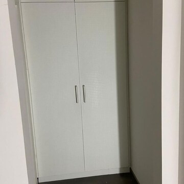 Room in 2 BHK Apartment at Ireo The Corridors, Ramgarh Dhani – for Rent