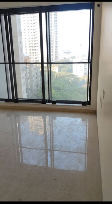 Room in 3 BHK Apartment at Dosti Eastern Bay, Wadala – for Rent