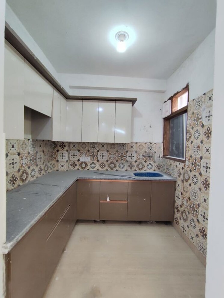 Kitchen, chattarpur 3 Bedroom 1250 Sq.Ft. Builder Floor In Chattarpur Delhi 9812552
