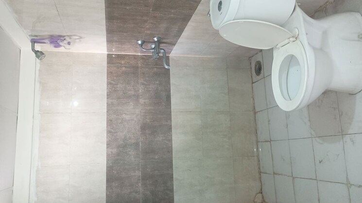 Bathroom, panchsheel-greens-ii 2 Bedroom 1350 Sq.Ft. Apartment In Sector 16 Greater Noida Greater Noida 9812568