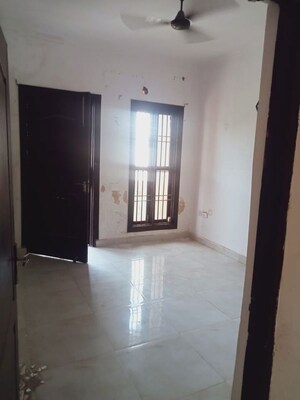 Room in 3 BHK Villa at Amrapali Leisure Valley, Tech Zone 4 Greater Noida – for Rent