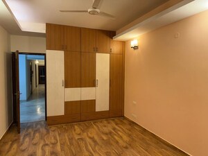 Room in 3 BHK Builder Floor at Chittaranjan Park – for Rent