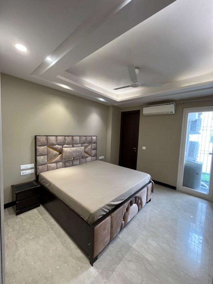 Bedroom, greater kailash i 3 Bedroom 208 Sq.Yd. Builder Floor In Greater Kailash I Delhi 9812580