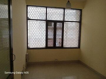 Room in 3 BHK Builder Floor at Greater Kailash ii – for Rent