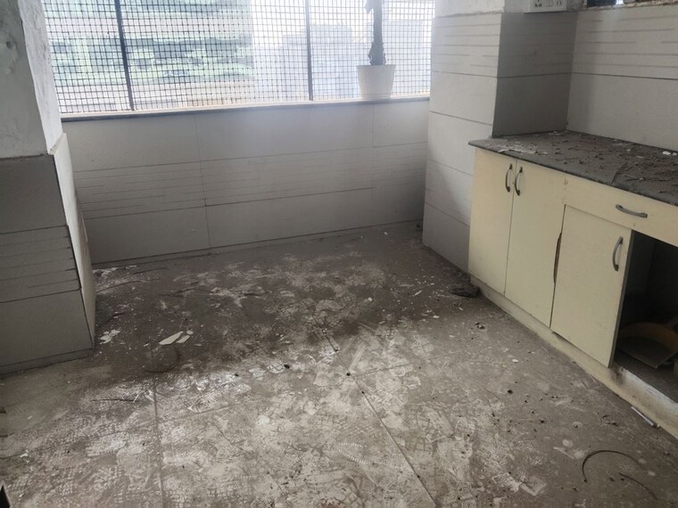 Kitchen, netaji subhash place Commercial Office Space 535 Sq.Ft. In Netaji Subhash Place Delhi 9812590