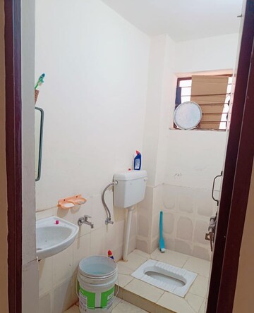 Bathroom in 1 BHK Apartment at Tiwaripur – for Rent