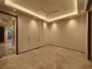 Room in 3 BHK Builder Floor at Greater Kailash Part 3 – for Rent