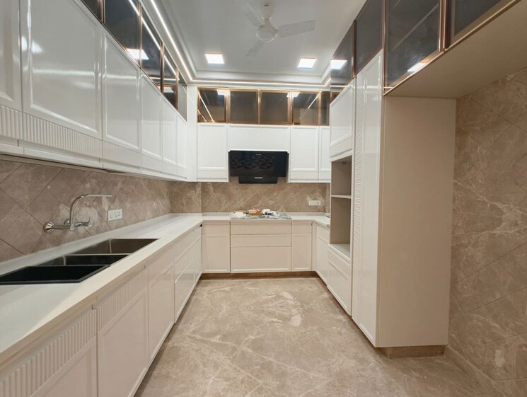 Kitchen, greater kailash part 3 3 Bedroom 217 Sq.Yd. Builder Floor In Greater Kailash Part 3 Delhi 9812600