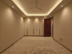 Room in 3 BHK Builder Floor at Greater Kailash Part 3 – for Rent
