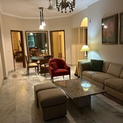 3 BHK + Pooja Room,Servant Room,Study Room,Extra Room Builder Floor For Rent in Defence Colony