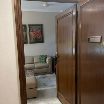 Bathroom in 3 BHK Builder Floor at Defence Colony – for Rent