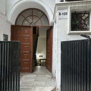 3 BHK Builder Floor – Exterior View View at Defence Colony - for Rent