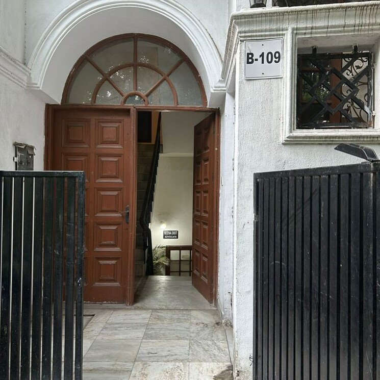 Exterior View, defence colony 3 Bedroom 325 Sq.Yd. Builder Floor In Defence Colony Delhi 9812607