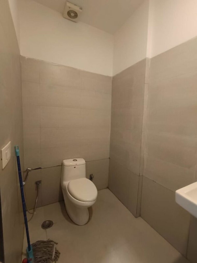 Floor Plan, green park Commercial Office Space 300 Sq.Yd. In Green Park Delhi 9812610