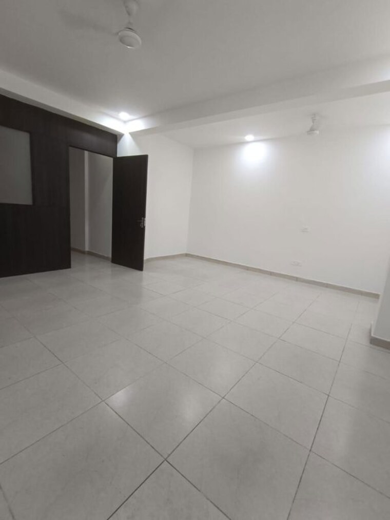 Floor Plan, green park Commercial Office Space 300 Sq.Yd. In Green Park Delhi 9812610