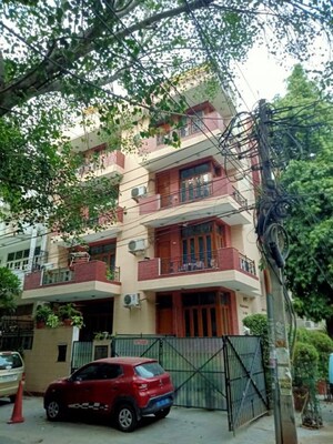3 BHK Builder Floor For Rent in Defence Colony