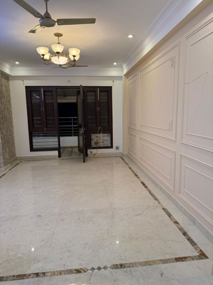 undefined, saket 3 Bedroom 200 Sq.Yd. Builder Floor In Saket Delhi 9812623