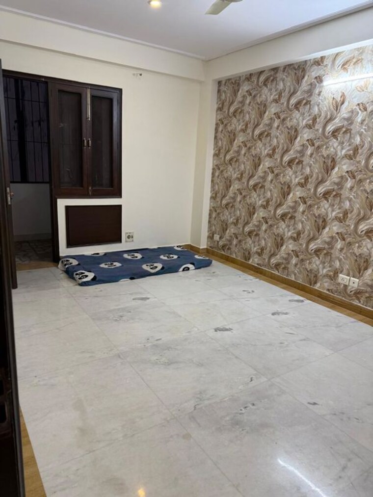 Room, saket 3 Bedroom 200 Sq.Yd. Builder Floor In Saket Delhi 9812623