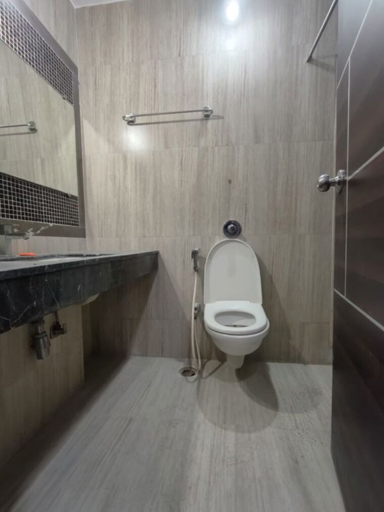 Bathroom, dosti-vidisha 2.5 Bedroom 900 Sq.Ft. Apartment In Ghodbunder Road Thane 9812640