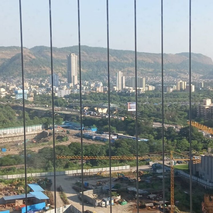 Swimming Pool, lodha-crown-quality-homes 1 Bedroom 354 Sq.Ft. Apartment In Saket Complex Thane 9812643