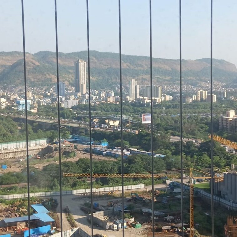 Swimming Pool, lodha-crown-quality-homes 1 Bedroom 354 Sq.Ft. Apartment In Saket Complex Thane 9812643