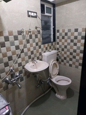 Master Bedroom in 1 BHK Apartment at Shraddha Autumn Park, Kanjurmarg East – for Rent