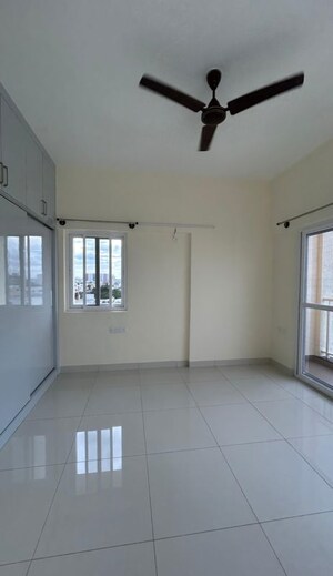 Room in 2 BHK Apartment at Prestige Sunrise Park, Gollahalli – for Rent