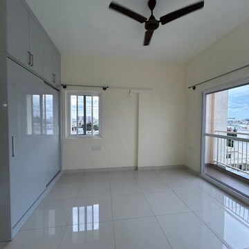Room in 2 BHK Apartment at Prestige Sunrise Park, Gollahalli – for Rent