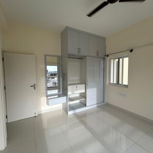 Room in 2 BHK Apartment at Prestige Sunrise Park, Gollahalli – for Rent