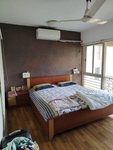 Bedroom in 4 BHK Apartment at Ambawadi – for Rent