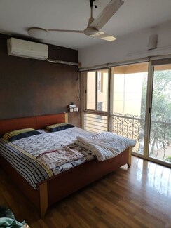 4 BHK + Pooja Room,Servant Room Apartment For Rent in Ambawadi