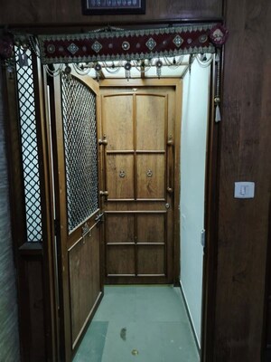 Bathroom in 4 BHK Apartment at Ambawadi – for Rent