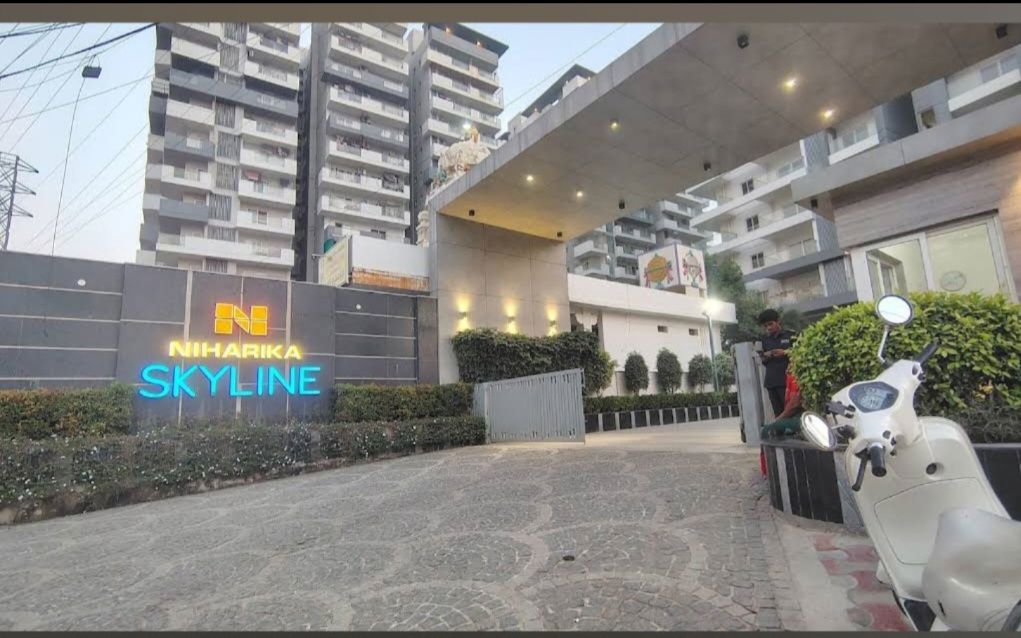 3 BHK + Pooja Room Apartment For Rent in Niharika Skyline