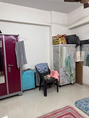 Bedroom in 2 BHK Apartment at Kalpak Estate, Wadala – for Rent