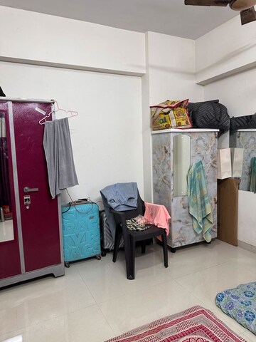 Bedroom in 2 BHK Apartment at Kalpak Estate, Wadala – for Rent