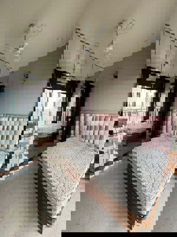 2.5 BHK + Servant Room 1250 Sq.Ft. Apartment in Oberoi Realty Woods