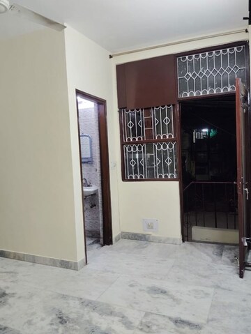 Room in 2 BHK Builder Floor at Kalkaji – for Rent