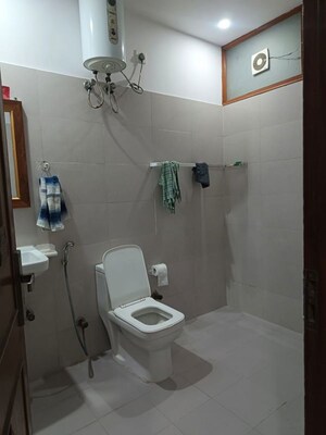 Master Bedroom in 2 BHK Independent House at RWA Apartments Sector 39, Sector 39 – for Rent