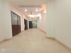 3 BHK Builder Floor For Rent in Sarvapriya Vihar