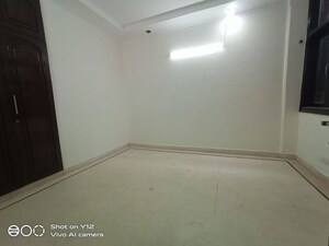 Room in 3 BHK Builder Floor at Sarvapriya Vihar – for Rent