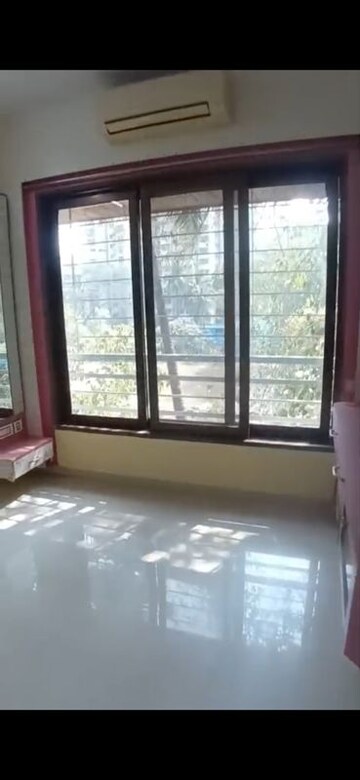 Room in 3 BHK Apartment at Kabra Christina, Goregaon West – for Rent