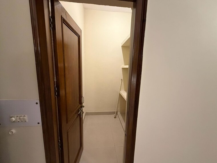 undefined, sarvapriya vihar 2 Bedroom 200 Sq.Yd. Builder Floor In Sarvapriya Vihar Delhi 9812790