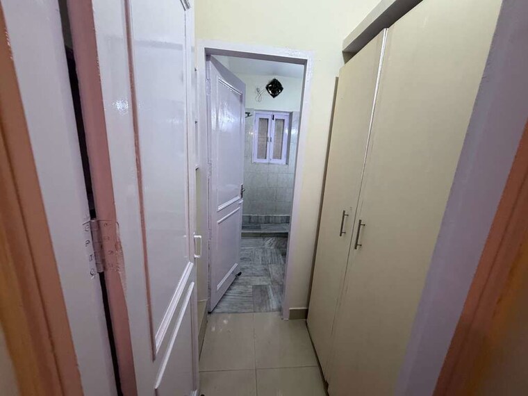 undefined, sarvapriya vihar 2 Bedroom 200 Sq.Yd. Builder Floor In Sarvapriya Vihar Delhi 9812790