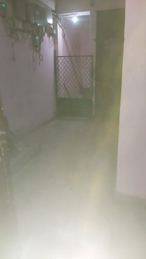 Room in 1 RK Builder Floor at Mayur Vihar – for Rent