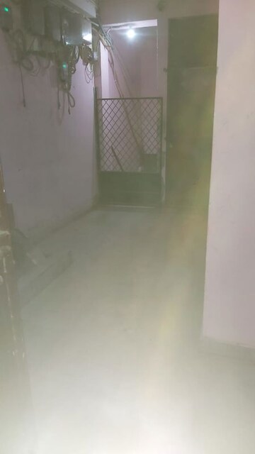 Room in 1 RK Builder Floor at Mayur Vihar – for Rent