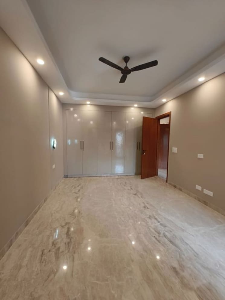 Bedroom, east of kailash 3 Bedroom 200 Sq.Yd. Builder Floor In East Of Kailash Delhi 9812801